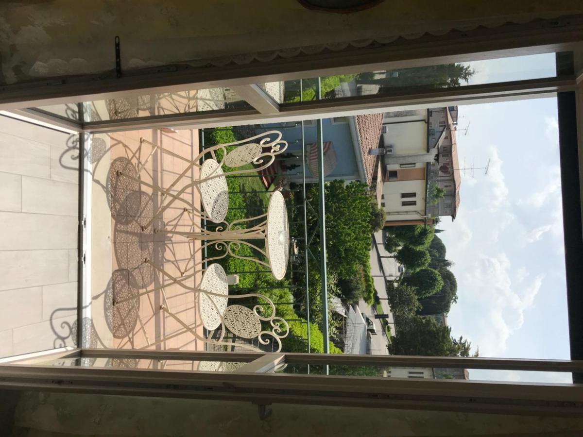 Le Bouganville Apartment Desenzano del Garda Exterior foto